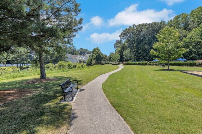 Building Photo - Stunning 3BR/3.5BA Townhome | 2,300+ Sq Ft...
