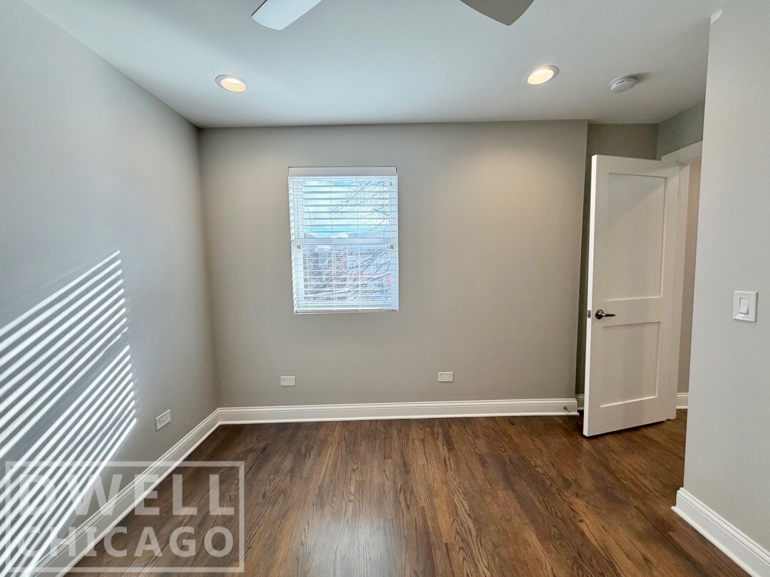 Building Photo - 4111 N Lincoln Ave