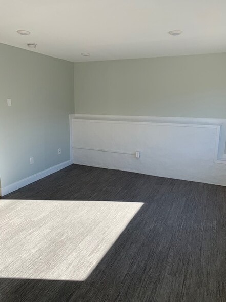 Building Photo - 5682 Post Rd