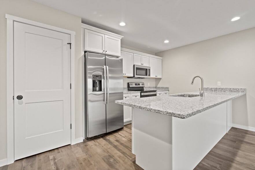 Building Photo - 7204 Thunder Vly Dr