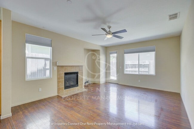 Building Photo - Lincoln Crossing; 4 bedroom in Gated commu...