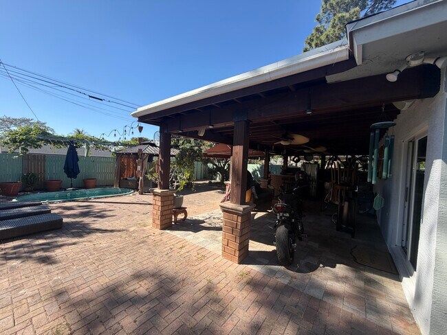 Building Photo - 5928 Papaya Rd