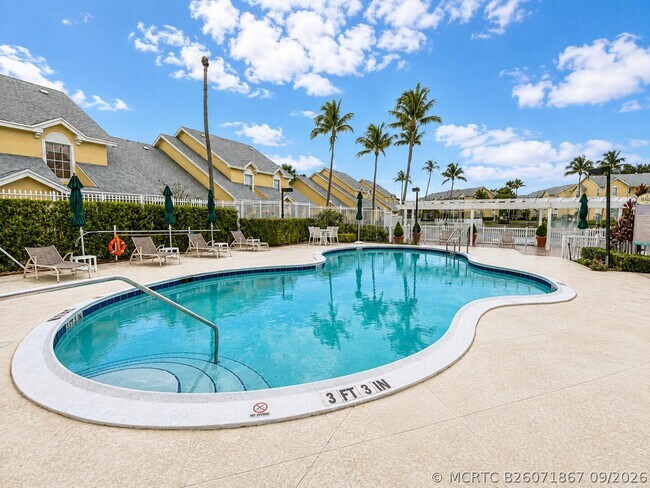 Building Photo - 6347 La Costa Dr