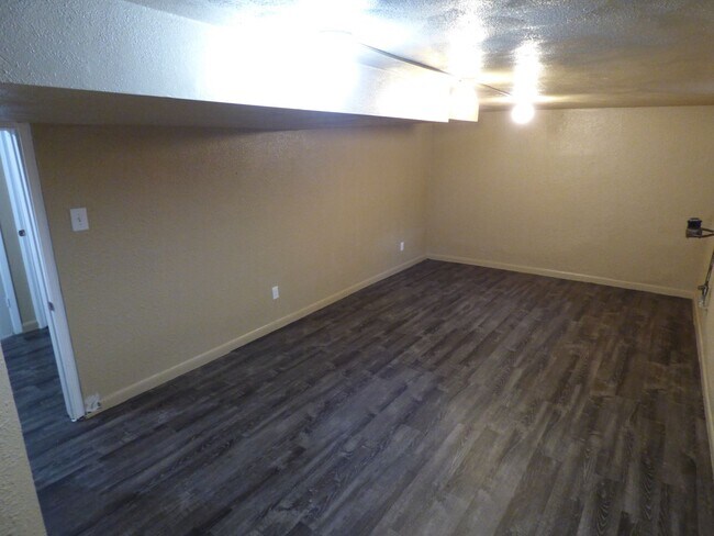 Building Photo - 4915 Fillmore St