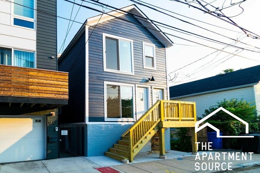 Building Photo - 1347 W Ancona St
