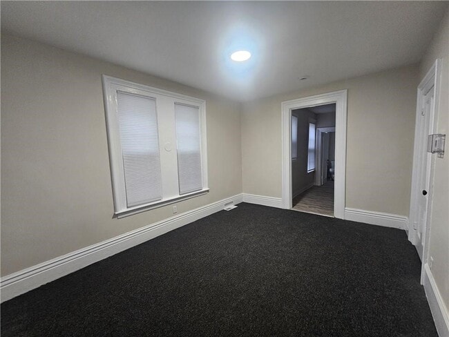 Building Photo - 44 Park Ave