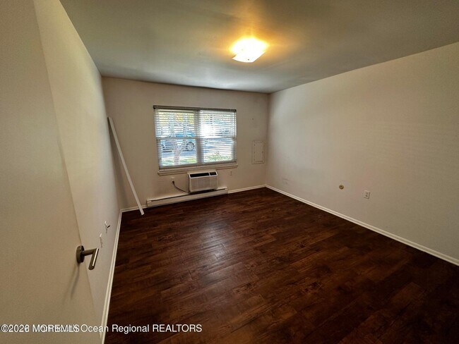 Building Photo - 106 Edinburgh Ln