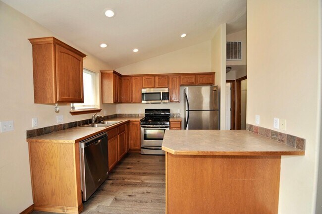 Building Photo - 3 bed 2 bath Rancher near Post Falls High School
