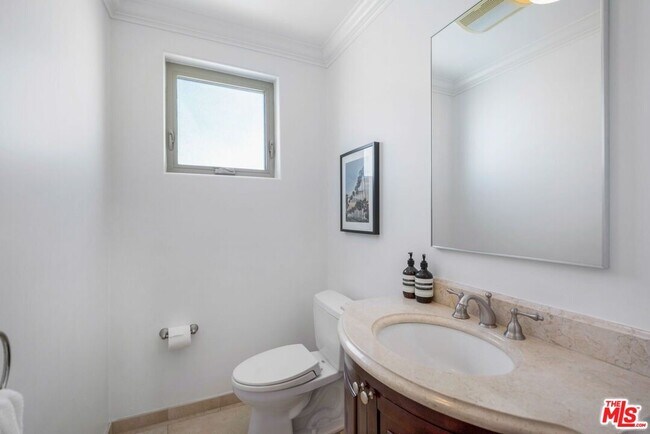 Building Photo - 1316 Amherst Ave