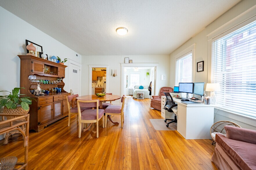 Primary Photo - 3509 Wyandotte St