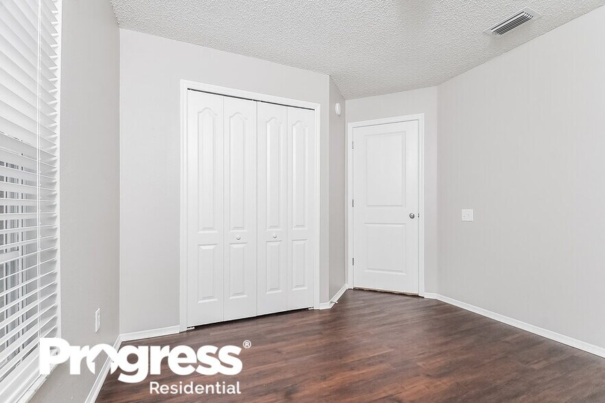 Building Photo - 12420 Dawn Vista Dr