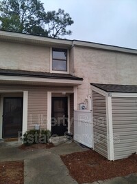 Building Photo - 727 S Main St