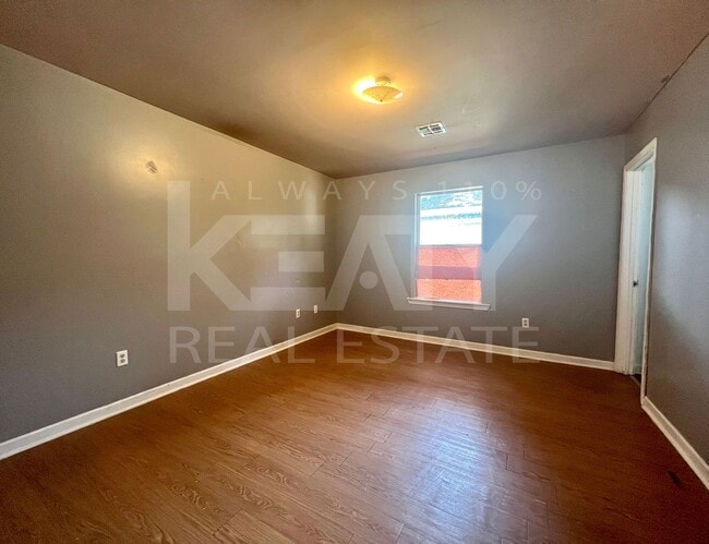 Building Photo - 3 bed, 2 bath home in Lafayette!