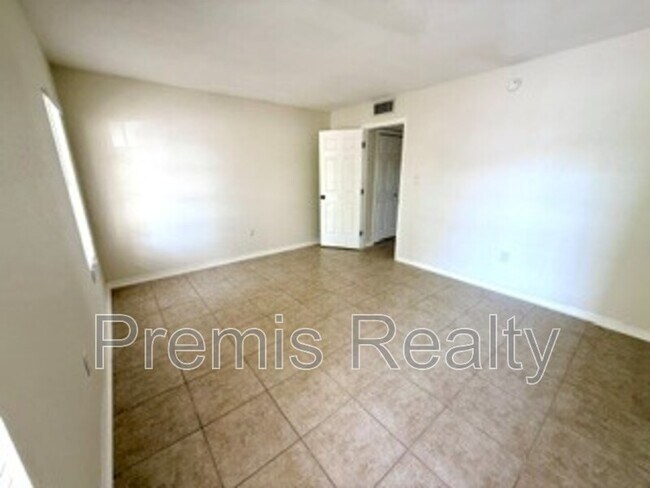 Building Photo - 333 Island Way