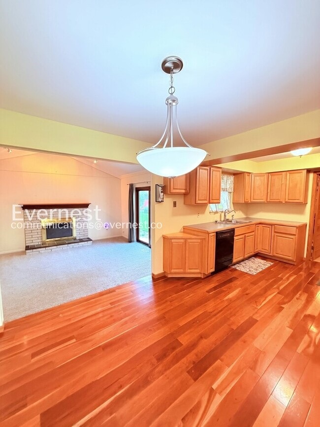 Building Photo - Modern 3-Bedroom, 2-Bath Home with Spacious Garage, Cozy Patio & Pet-Friendly Living – Available ...