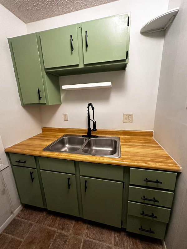 Building Photo - 6 Spruce Trail
