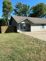 Building Photo - 1501 E Thomas St