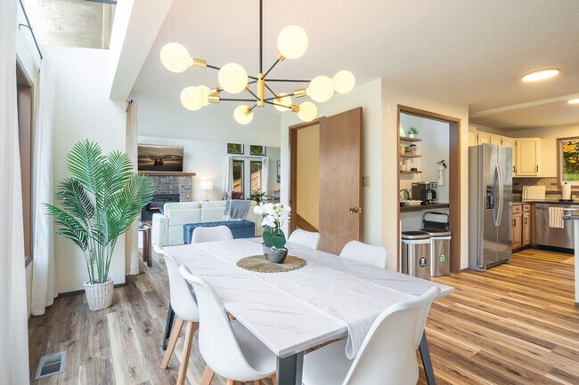 Building Photo - 5504 NE 190th St