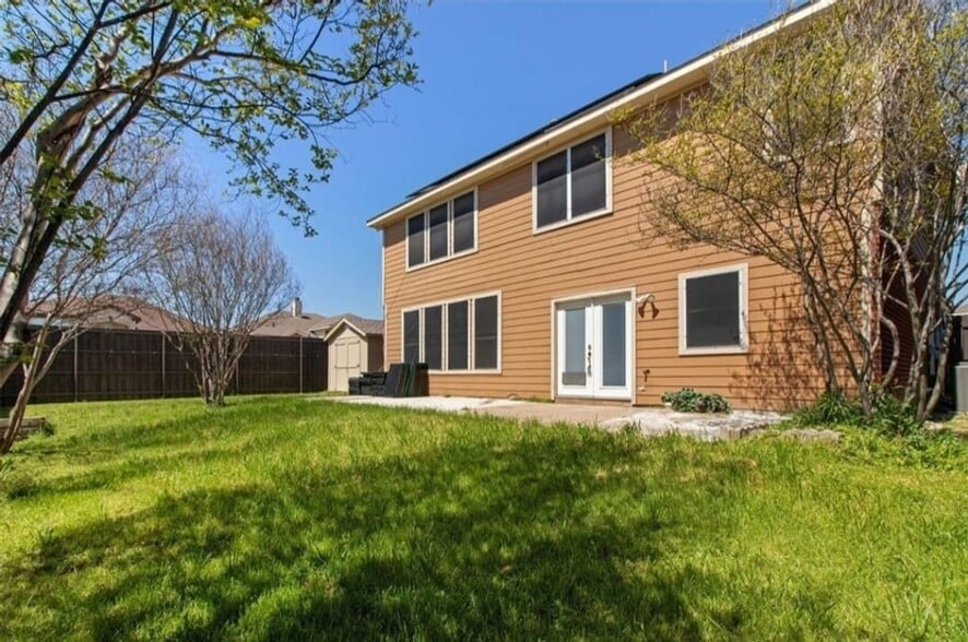 Building Photo - 722 Gillon Dr