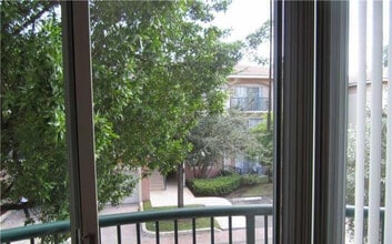 Building Photo - 2107 SE 10th Ave