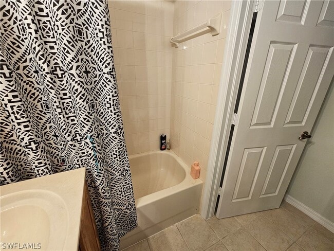 Building Photo - 2084 Par Dr