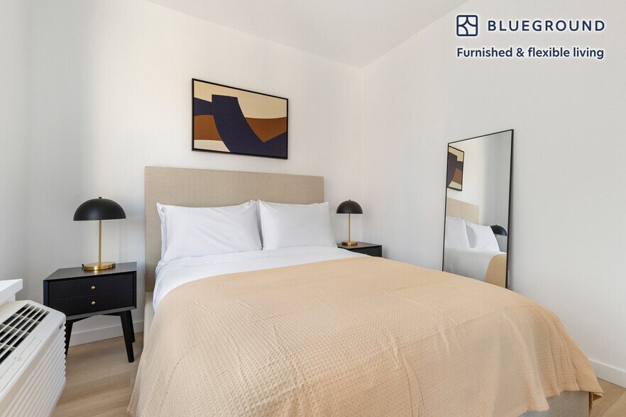 Building Photo - 150 Lawrence St