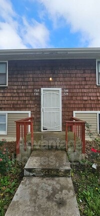 Building Photo - 726 N 70th St