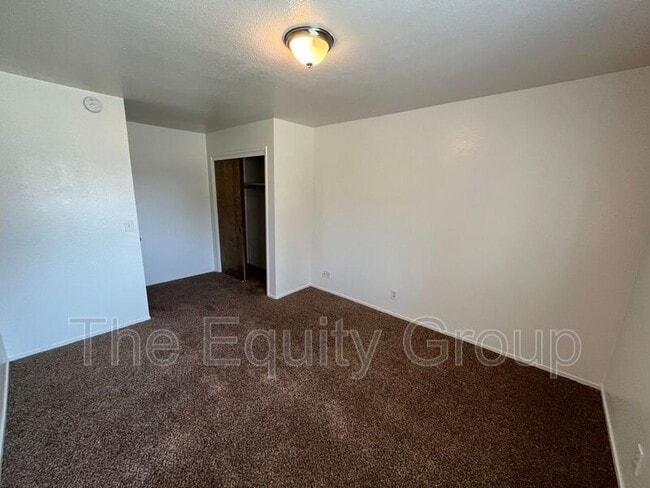 Building Photo - 4220 W Cypress Ave