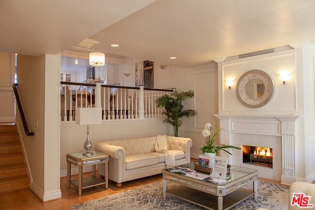 Building Photo - 4804 La Villa Marina