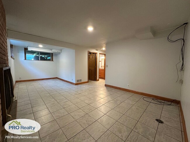 Building Photo - 3 Bedroom Home in Crystal