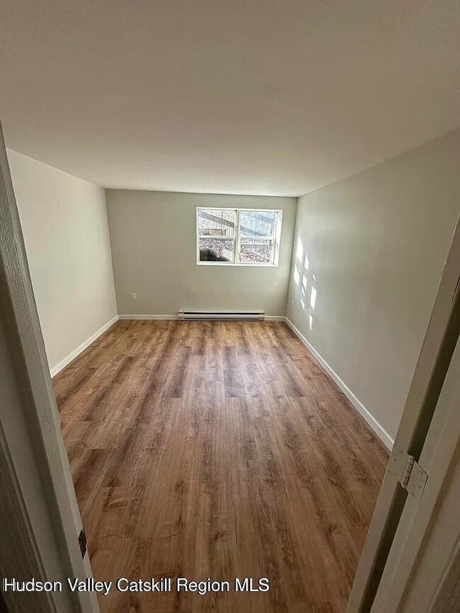 Building Photo - 143 Vedder Rd