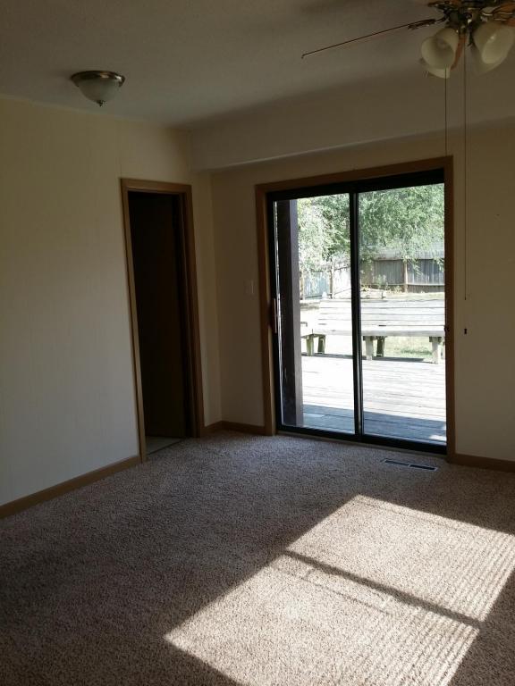 Building Photo - 611 N Spruce St