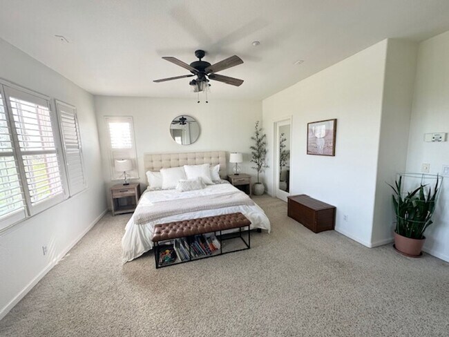 Building Photo - Brentwood 4 bd/ 2.5 bath with Speakeasy Ro...