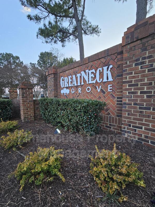 Building Photo - 435 Chatterton Dr
