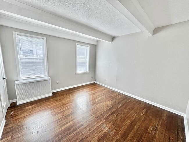 Building Photo - 1707 Glenview Ave