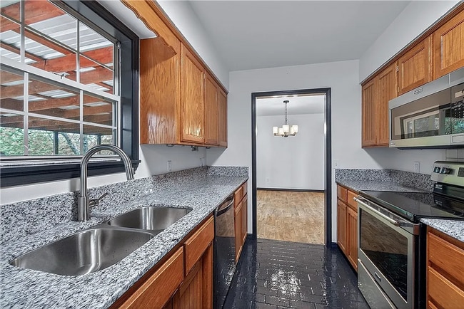 Building Photo - 8517 Spruce Dr