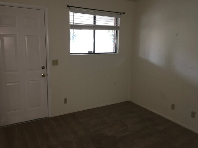 Building Photo - 255 S 200 E