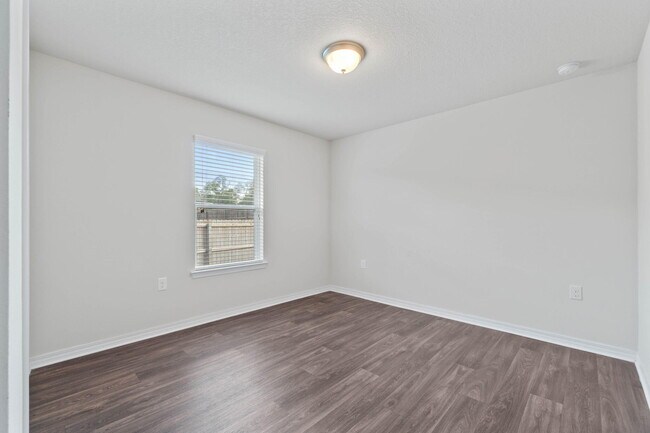 Building Photo - 229 Croft Cir