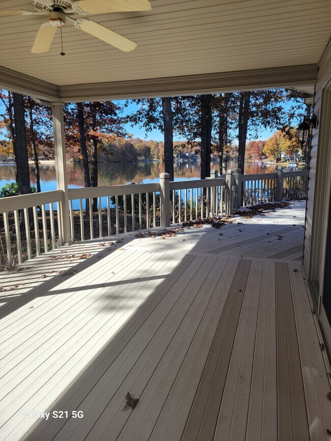 Building Photo - 148 Lakewood Dr