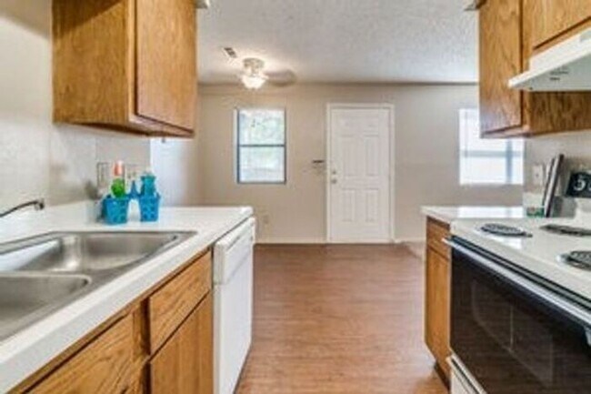 Building Photo - 355 48th Ave NW