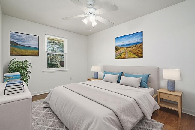 Building Photo - Charming West Ashley Home