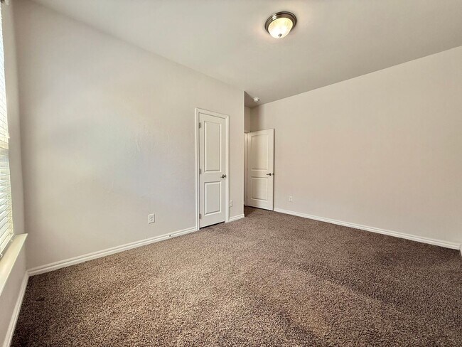 Building Photo - Beautiful 4 Bed 2 Bath in Mustang Schools