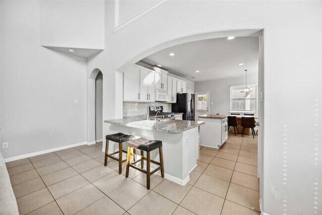Building Photo - 5914 Prince Pl Dr