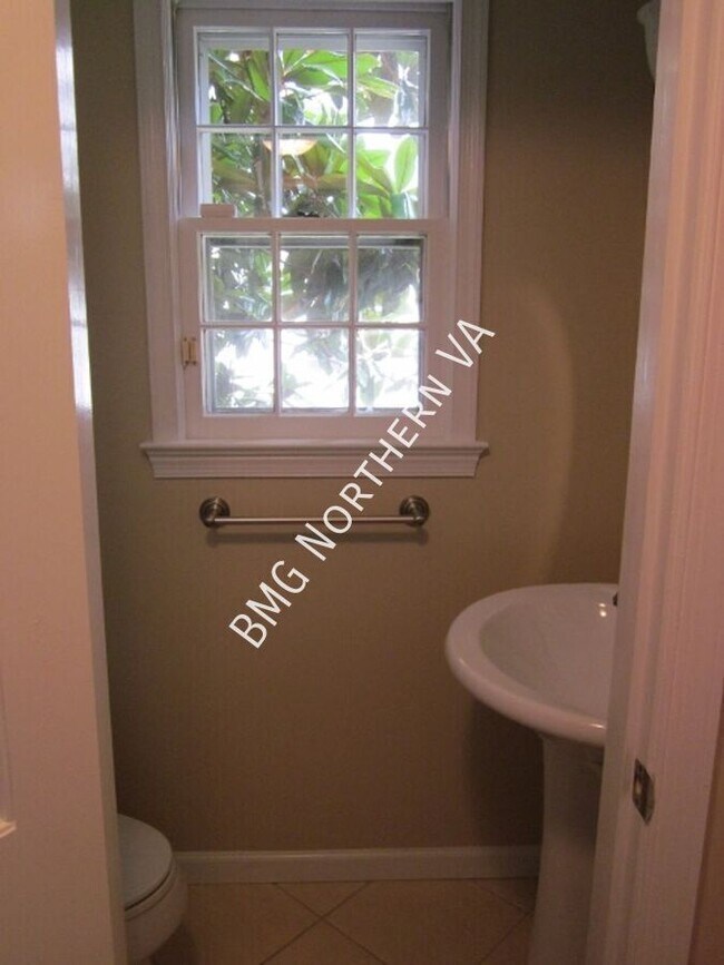 Building Photo - 1160 Wimbledon Dr