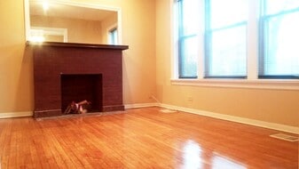 Building Photo - 5866 N Ridge Ave