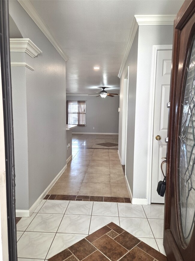 Building Photo - 18011 Featherfield Ln