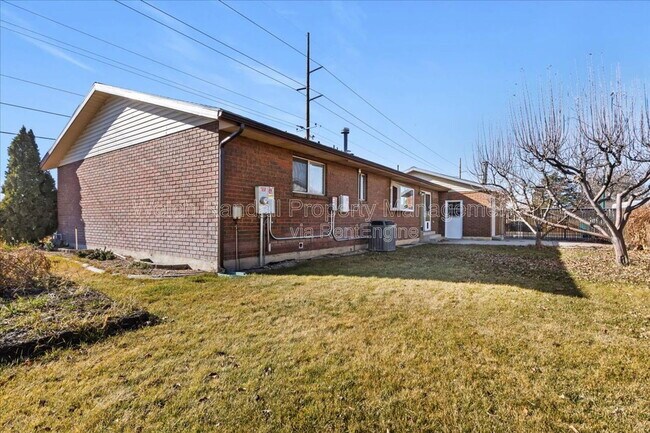 Building Photo - 632 W 1600 N