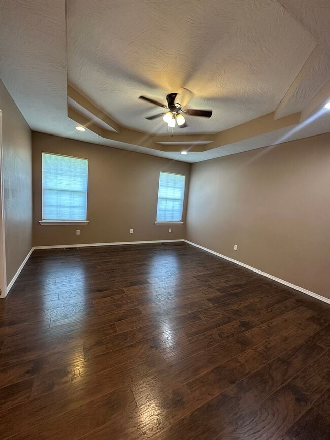Building Photo - Beautiful home in Battlefield available now!