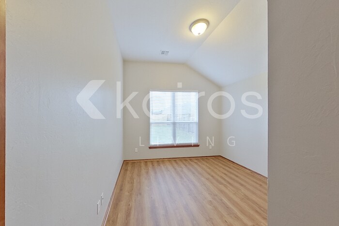 Building Photo - 529 Loyd Ln
