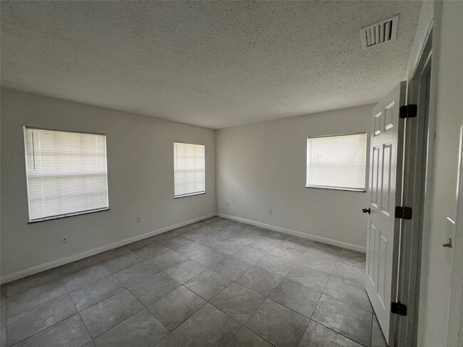 Building Photo - 308 Essex Dr